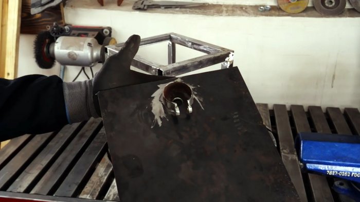 Как сделать простой станок для фигурной резки металла из дрели