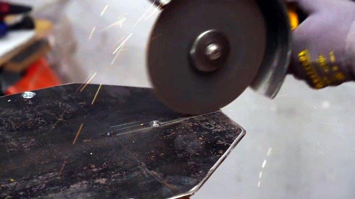 Как сделать простой станок для фигурной резки металла из дрели