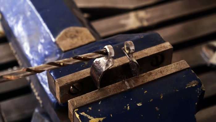 Как сделать простой станок для фигурной резки металла из дрели