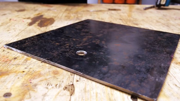 Как сделать простой станок для фигурной резки металла из дрели