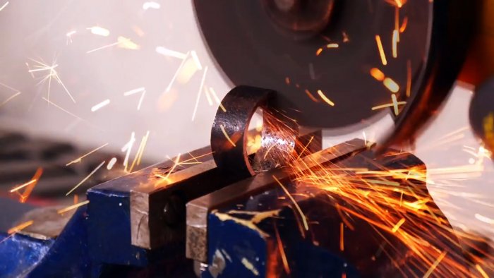 Как сделать простой станок для фигурной резки металла из дрели