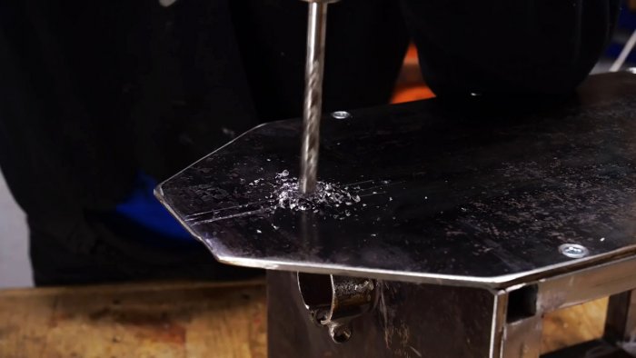 Как сделать простой станок для фигурной резки металла из дрели