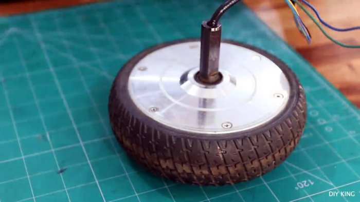 Как сделать небольшой электрический генератор из сигвея и двигателя триммера