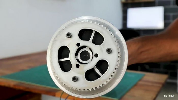 Как сделать небольшой электрический генератор из сигвея и двигателя триммера