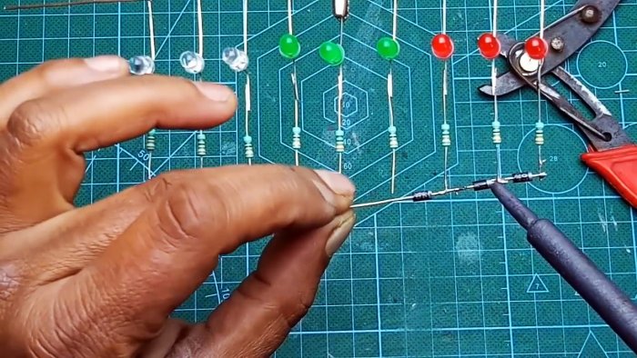 Ступенчатые Бегущие огни без транзисторов