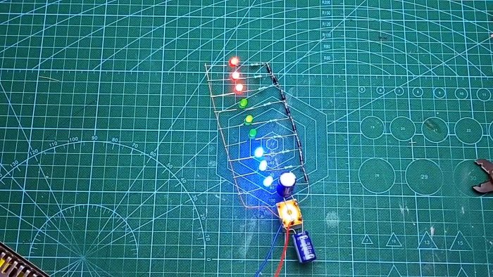 Ступенчатые Бегущие огни без транзисторов