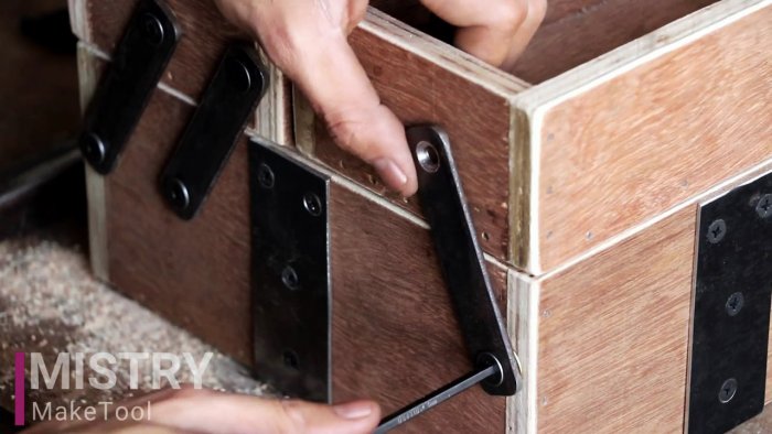 Делаем ящик-органайзер для инструмента своими руками