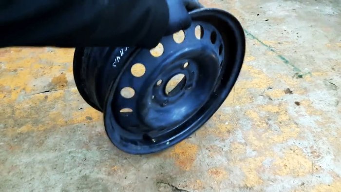 Катушка для шланга из диска и ступицы автомобиля