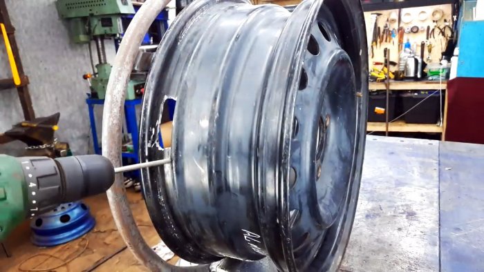 Катушка для шланга из диска и ступицы автомобиля