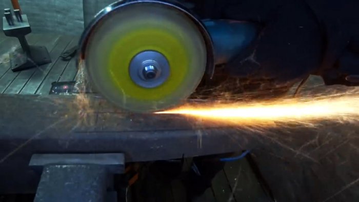 Как сделать простой станок из рельса для изготовления цепей