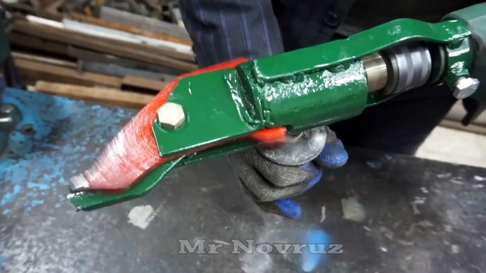 Самодельная насадка на дрель для быстрой резки листового металла