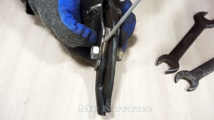 Самодельная насадка на дрель для быстрой резки листового металла