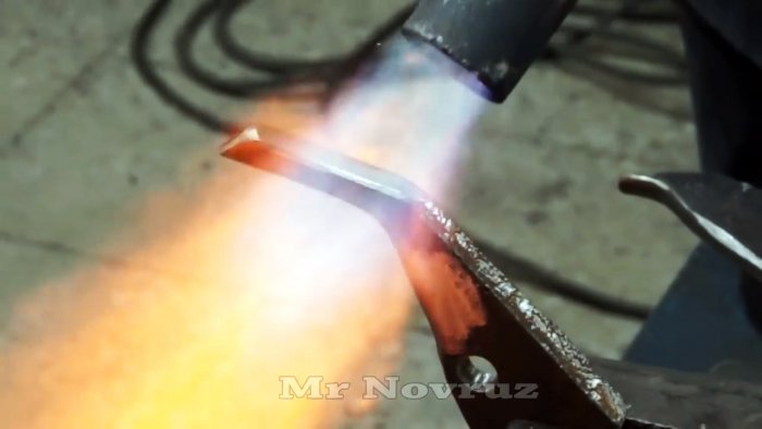 Самодельная насадка на дрель для быстрой резки листового металла