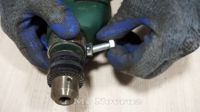 Самодельная насадка на дрель для быстрой резки листового металла