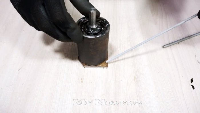 Самодельная насадка на дрель для быстрой резки листового металла