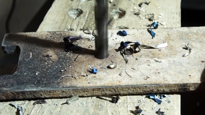 Самодельная насадка на дрель для быстрой резки листового металла