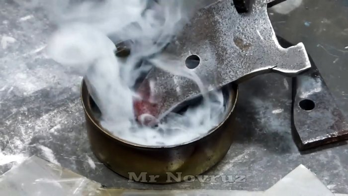 Самодельная насадка на дрель для быстрой резки листового металла