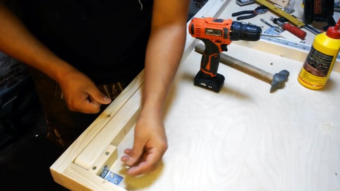 Как сделать устойчивый раскладной туристический столик своими руками