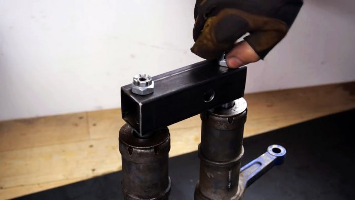 Как сделать отрезной станок из болгарки и старых амортизаторов