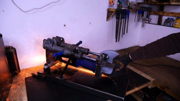 Как сделать отрезной станок из болгарки и старых амортизаторов