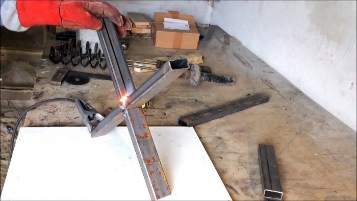 Как сделать табуретку из старого амортизатора