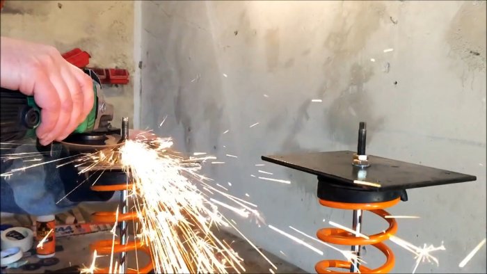 Как сделать табуретку из старого амортизатора