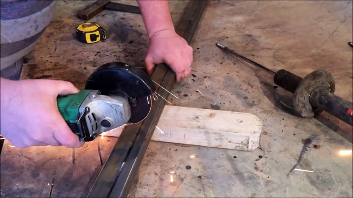 Как сделать табуретку из старого амортизатора