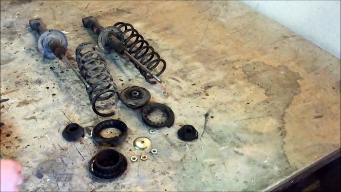 Как сделать табуретку из старого амортизатора