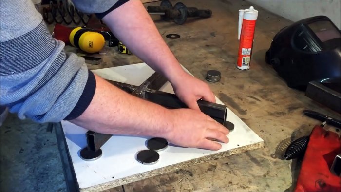 Как сделать табуретку из старого амортизатора