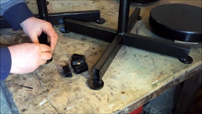 Как сделать табуретку из старого амортизатора