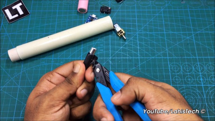 Как сделать удобную недорогую аккумуляторную электроотвертку