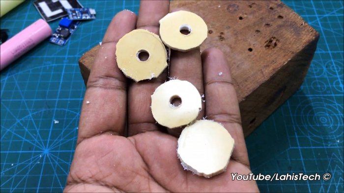 Как сделать удобную недорогую аккумуляторную электроотвертку