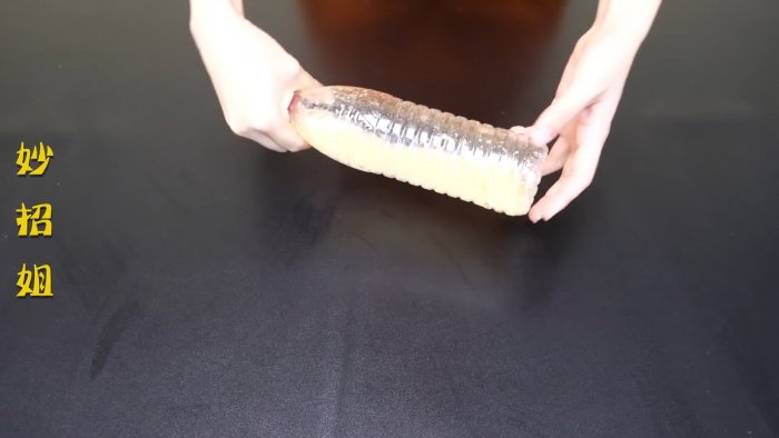 Нет терки Как при помощи пластиковой бутылки не только почистить но и измельчить чеснок