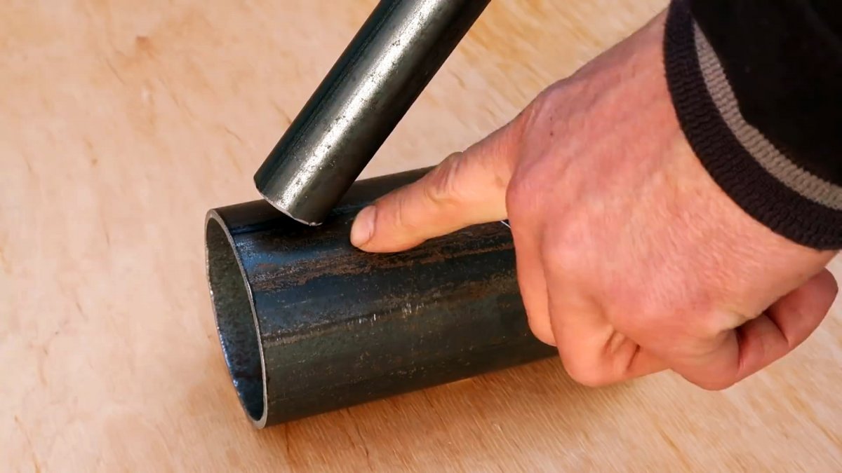 Как сделать тяпку из трубы, которая будет удобнее обычной