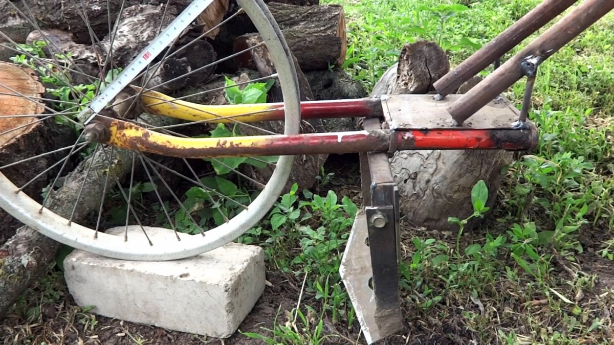 Как на базе старого велосипеда сделать культиватор для прополки