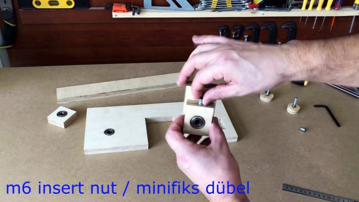 Самодельная ручная ленточная пила из фанеры с приводом от шуруповерта