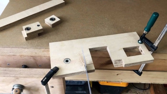 Самодельная ручная ленточная пила из фанеры с приводом от шуруповерта