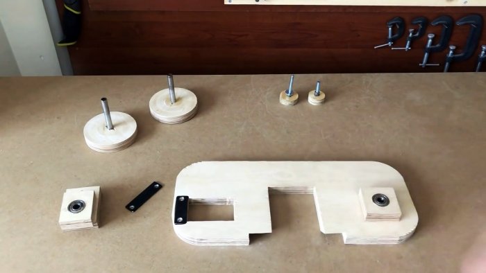 Самодельная ручная ленточная пила из фанеры с приводом от шуруповерта