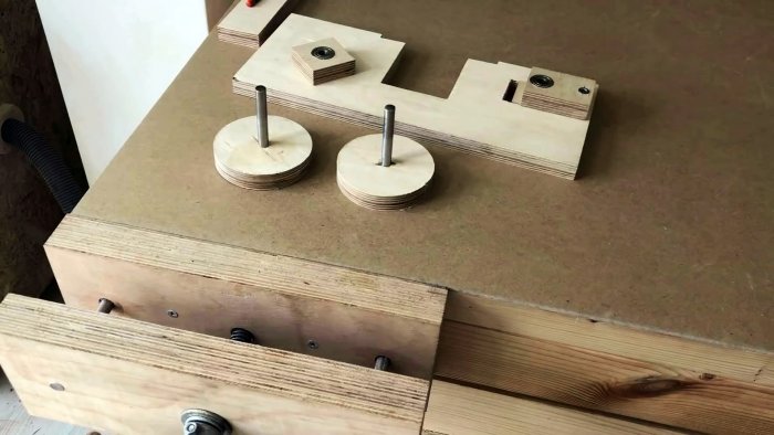 Самодельная ручная ленточная пила из фанеры с приводом от шуруповерта