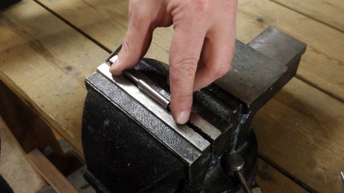 Как сделать петли с помощью простых инструментов