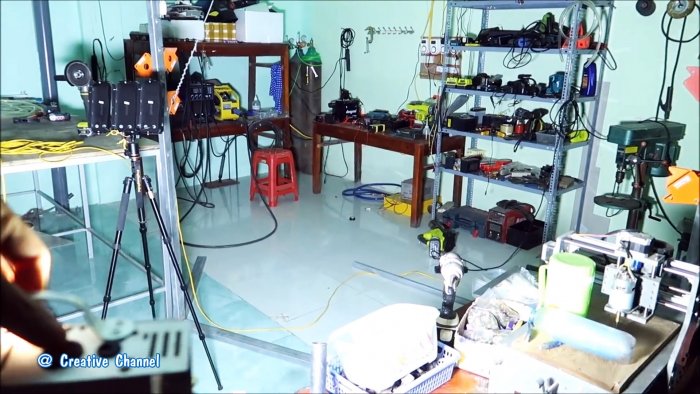 Как сделать мега мощный фонарь из старых аккумуляторов от ноутбуков и светодиодной панели