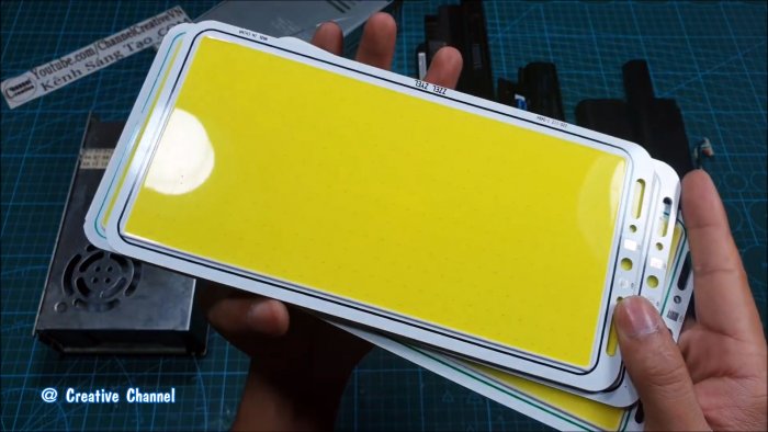 Как сделать мега мощный фонарь из старых аккумуляторов от ноутбуков и светодиодной панели