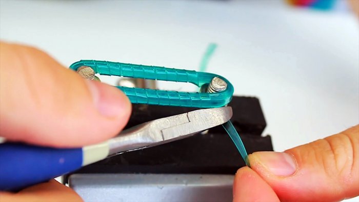 Как сделать прочнейшую цепь из пластиковых бутылок