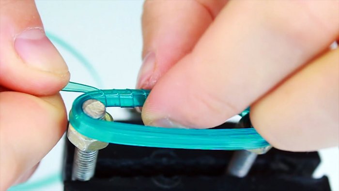 Как сделать прочнейшую цепь из пластиковых бутылок