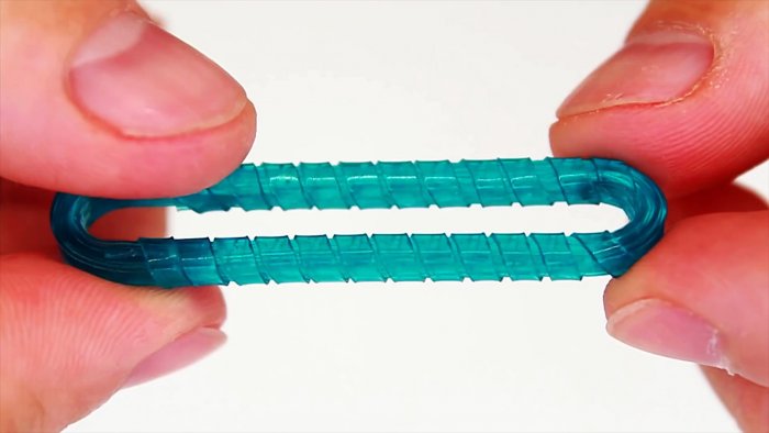 Как сделать прочнейшую цепь из пластиковых бутылок