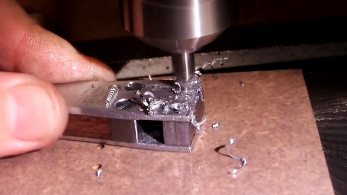 Как сделать надежный лобзик для фигурной резки