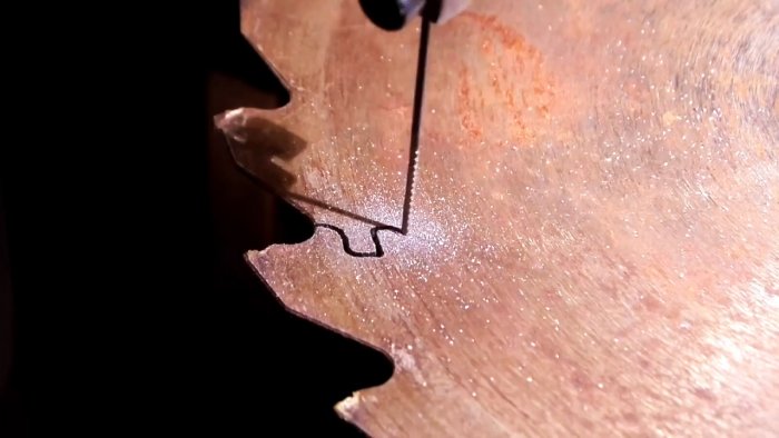 Как сделать надежный лобзик для фигурной резки