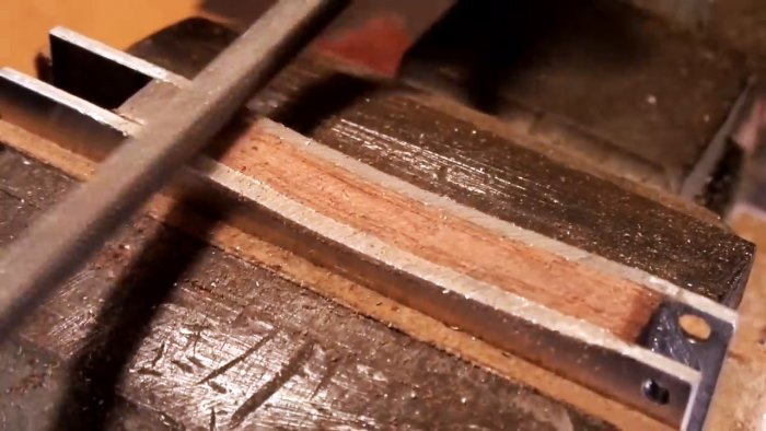 Как сделать надежный лобзик для фигурной резки