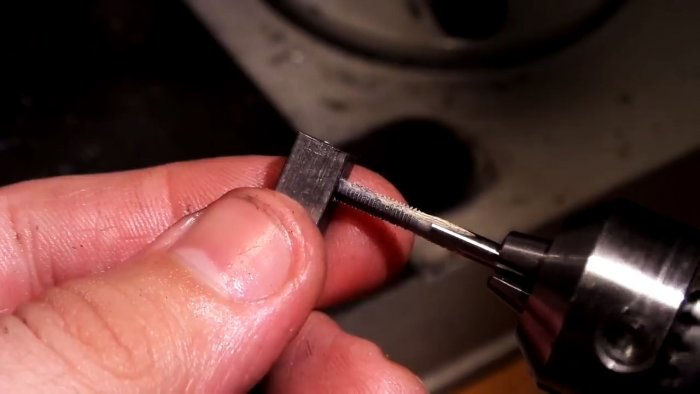 Как сделать надежный лобзик для фигурной резки