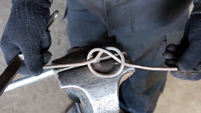 Как завязать стальной прут в узел